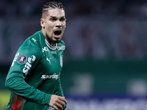 Torcida do Palmeiras cobra Paulinho após derrota contra o Cerro Porteño