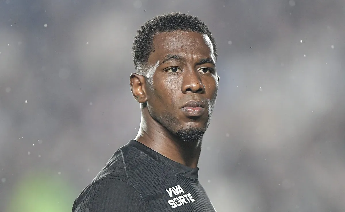 Cuesta aponta falha decisiva em derrota do Vasco para o Olimpia na Sul-Americana