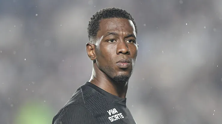 Cuesta jogador do Vasco durante partida contra o Chapecoense no estadio Sao Januario pelo campeonato Brasileiro A 2026.