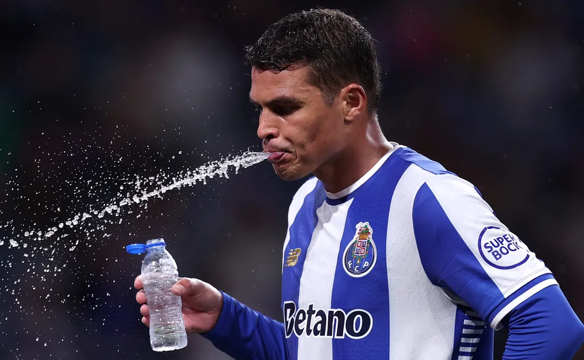Thiago Silva não foi convocado, está fora do Porto e desempregado