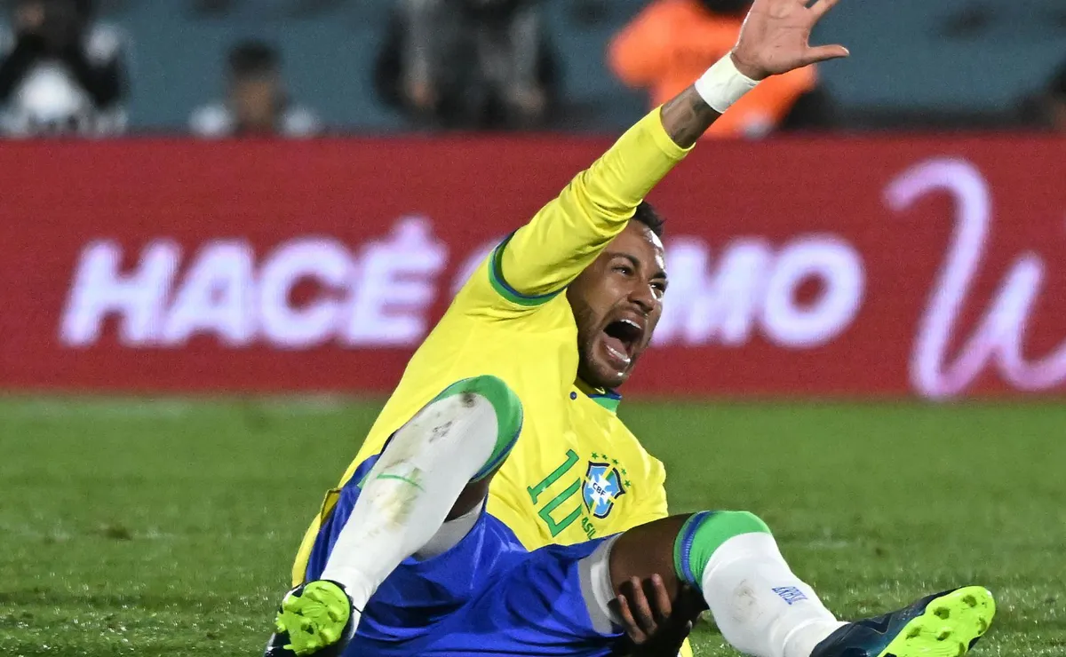 Lesões perseguem Neymar em Copas e alerta reaparece antes de novo Mundial