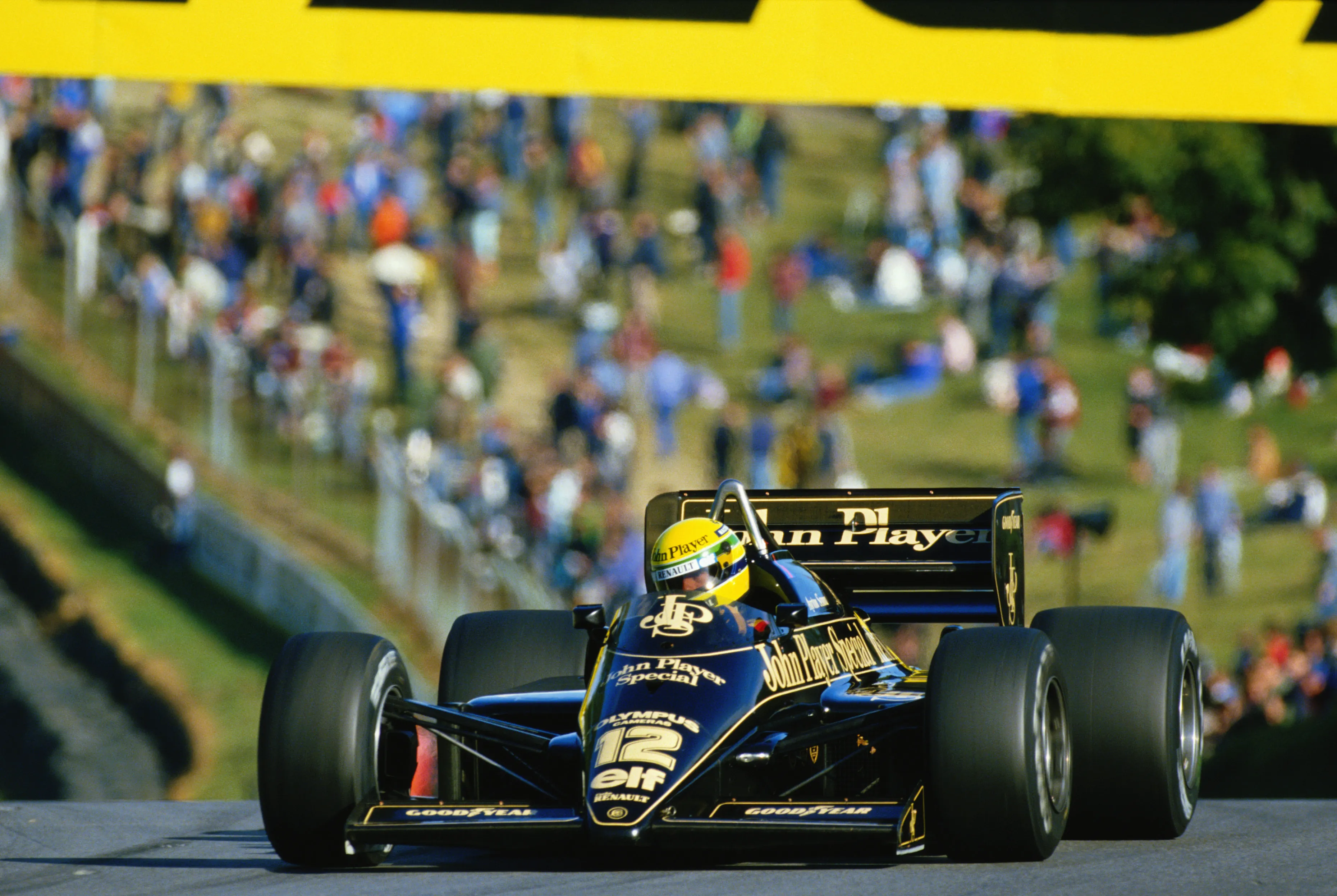 BRANDS HATCH – OCTOBER 6:  Lotus driver Ayrton Senna of Brazil in action during the F1 European Grand Prix held on October 6, 1985 at the Brands Hatch circuit in Fawkham, England. (Photo by Simon Miles/Getty Images)