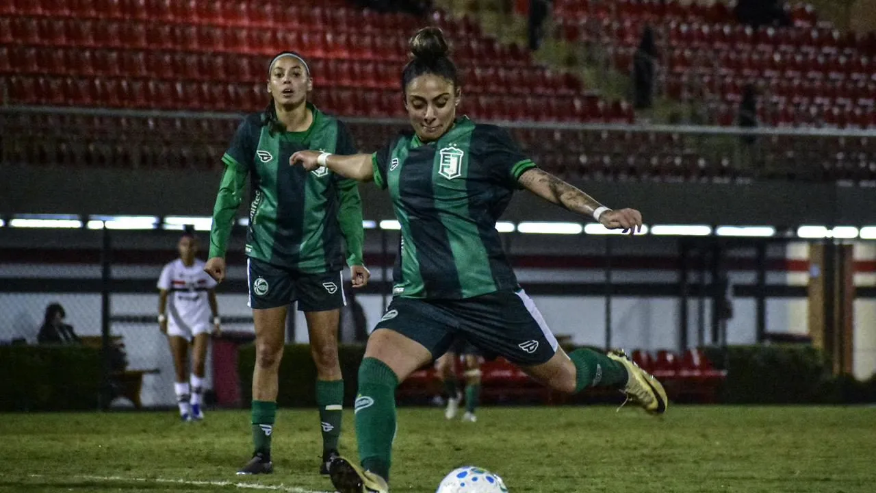 Jogadoras do Juventude em campo