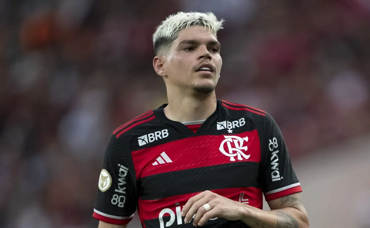 Ayrton Lucas perde moral de vez e saída do Flamengo ganha muita força
