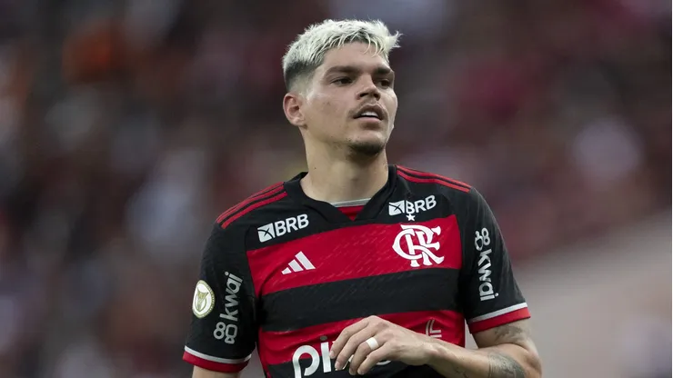 Ayrton Lucas jogador do Flamengo durante partida contra o Juventude no estadio Maracana pelo campeonato Brasileiro A 2024.