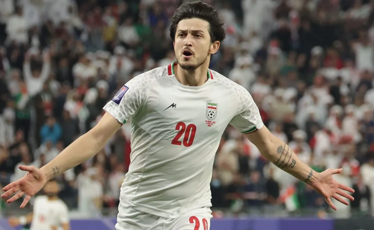 Sardar Azmoun é cortado da seleção do Irã após tensão política e desabafa