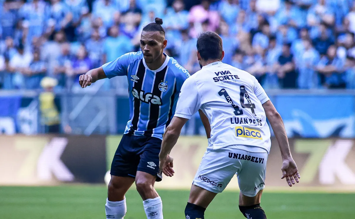 Grêmio leva ampla vantagem sobre o Santos atuando como mandante