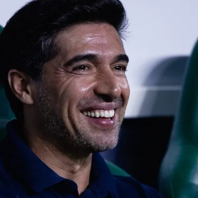 Michel Augusto volta, mas Abel Ferreira não se empolga