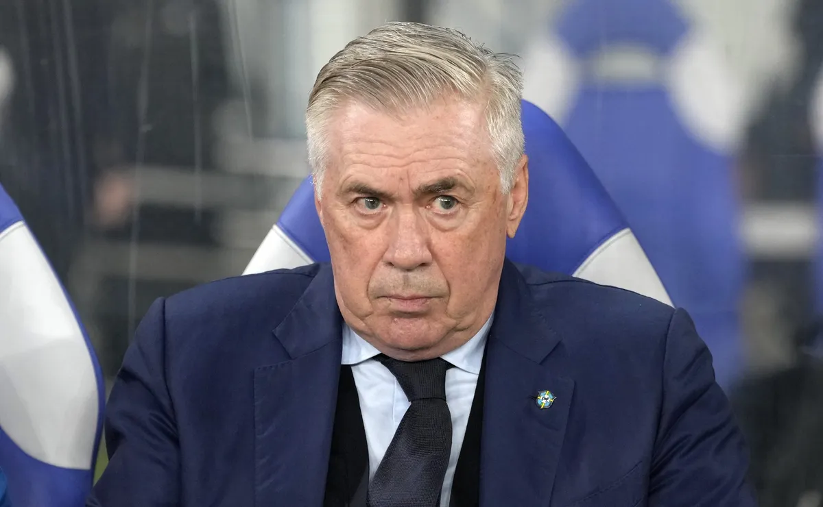 Seleção Brasileira chega à Copa sem dono definido para a histórica camisa 9