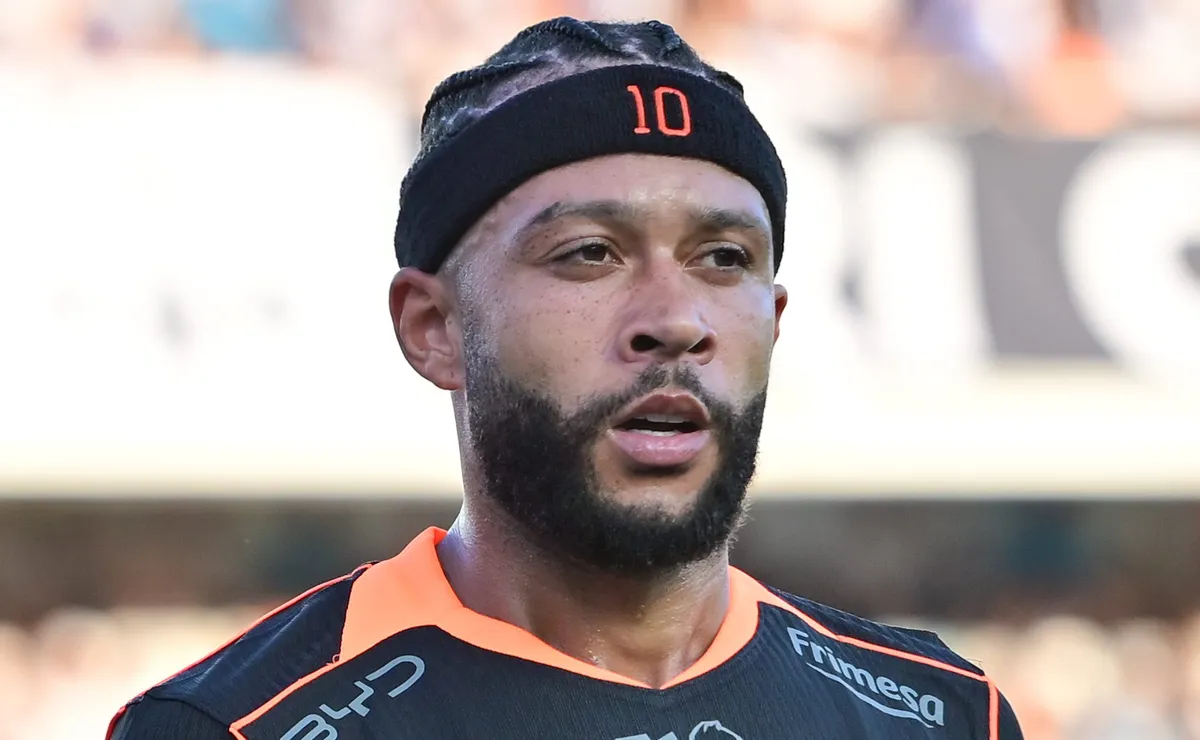 Depay e Matheus Bidu puxam fila de desfalques e Corinthians tem seis ausências contra o Peñarol