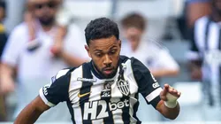 Renan Lodi jogador do Atletico-MG durante partida contra o Botafogo no estadio Arena MRV pelo campeonato Brasileiro A 2026. Foto: Fernando Moreno/AGIF