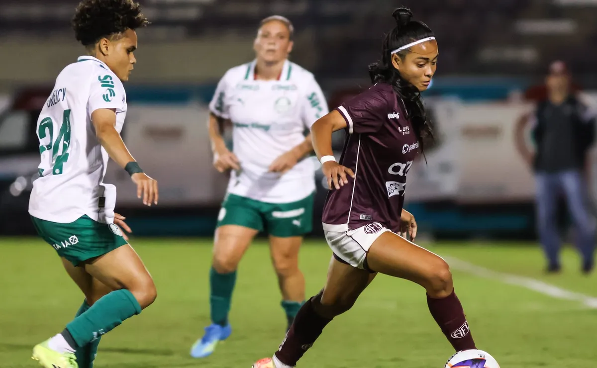 Ferroviária vence Palmeiras de virada e se mantém na liderança do Paulistão Feminino