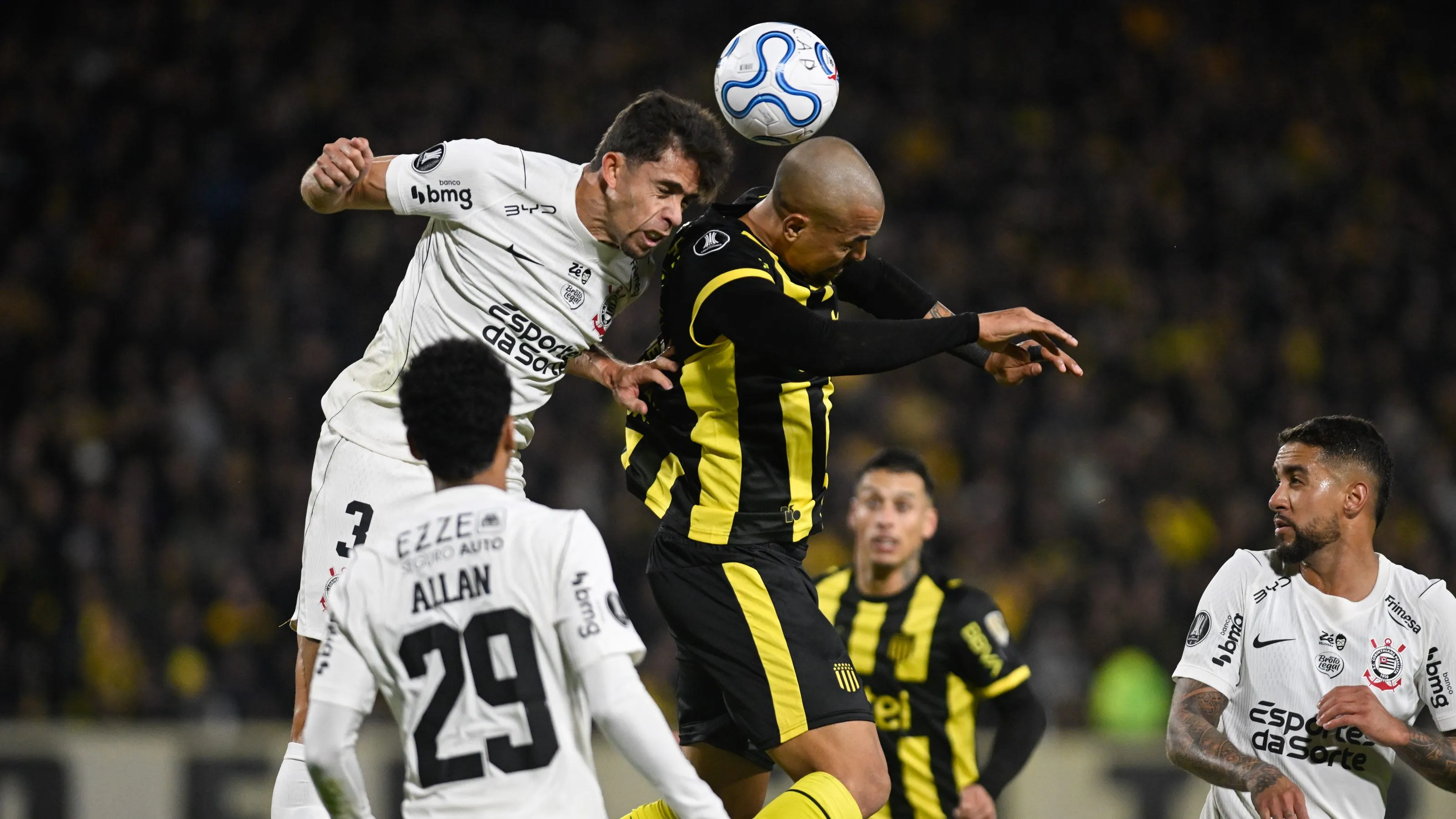 Peñarol x Corinthians - Foto: Guillermo Legaria/Getty Images.