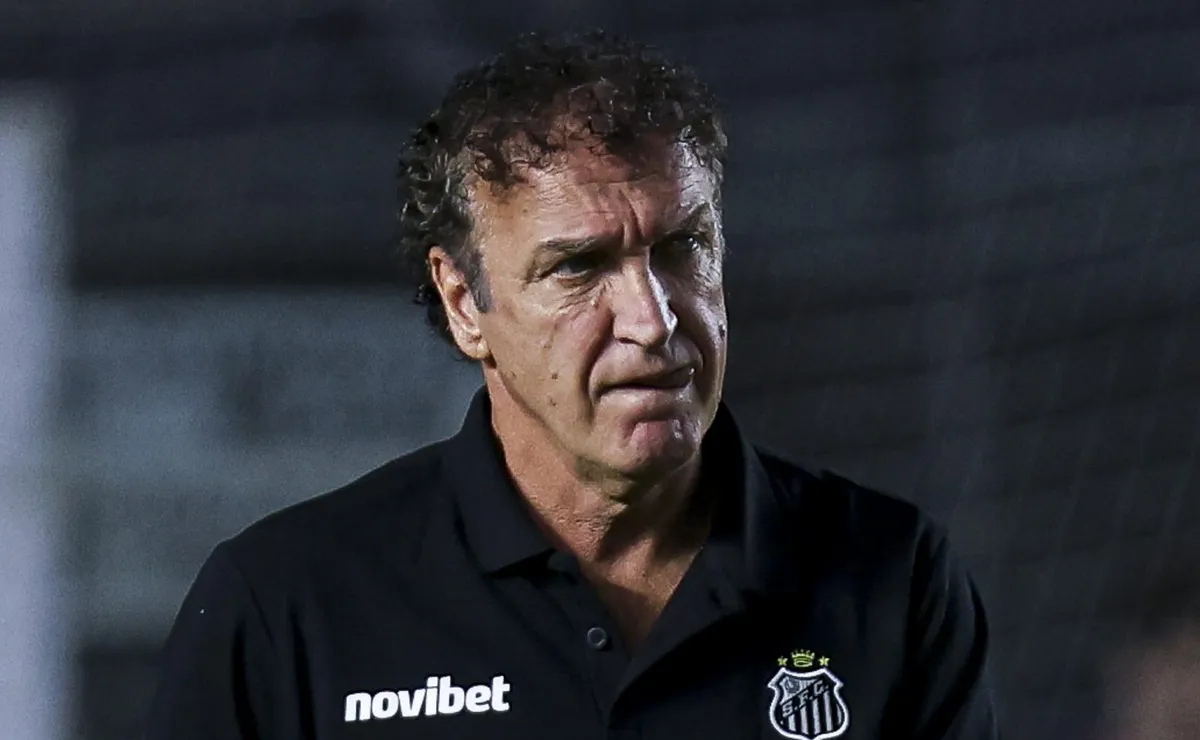 Clima no Santos pesa, e Cuca pode pedir demissão se exigências não forem atendidas