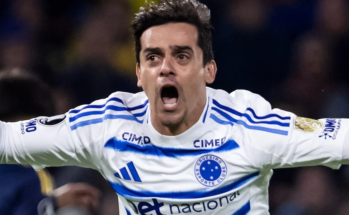 Fagner celebra primeiro gol no Cruzeiro e valoriza empate contra o Boca