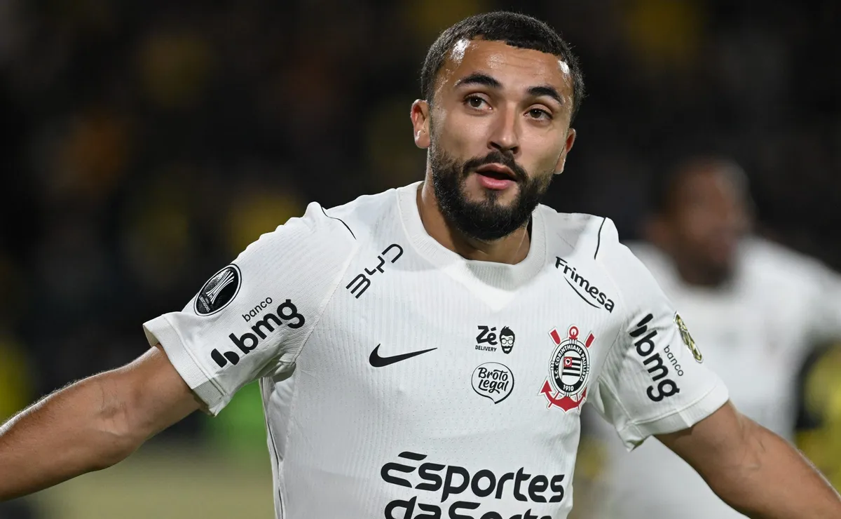 Labyad comemora gol pelo Corinthians e pede permanência de Memphis