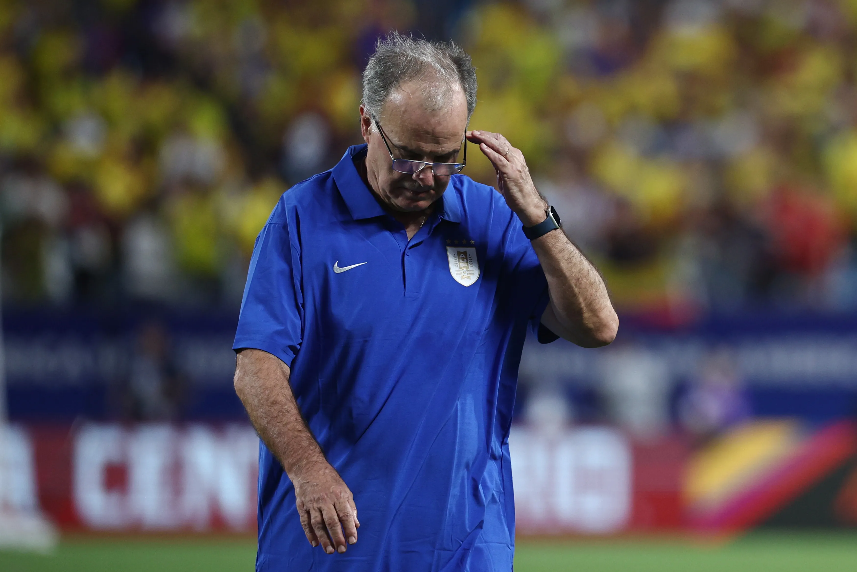 CHARLOTTE, NORTH CAROLINA – JULY 10: Marcelo Bielsa, Head Coach of Uruguay looks dejected after the team’s elimination following the CONMEBOL Copa America 2024 semifinal match between Uruguay and Colombia at Bank of America Stadium on July 10, 2024 in Charlotte, North Carolina. (Photo by Jared C. Tilton/Getty Images)