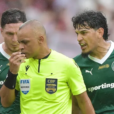 VAR que não recomendou pênalti em Gómez será o mesmo do jogo deste sábado