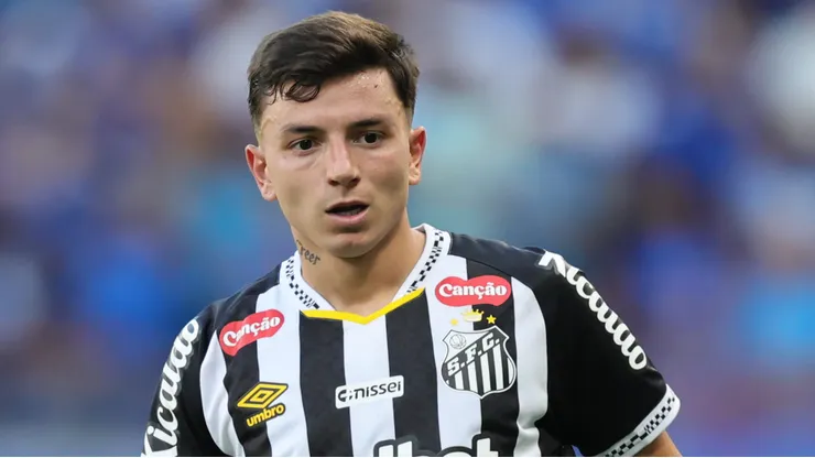 Barreal jogador do Santos durante partida contra o Cruzeiro no estadio Mineirao pelo campeonato Brasileiro A 2026.