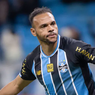 Braithwaite explica empate frustrante do Grêmio