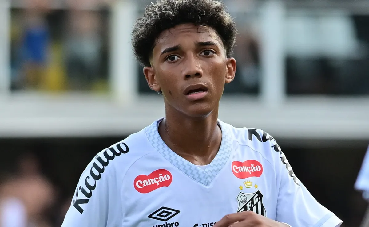 Robinho Jr. segue insatisfeito no Santos e direção avalia possível saída