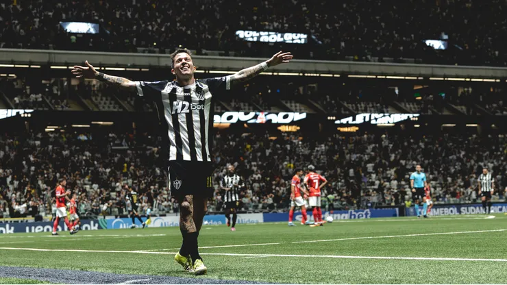 Bernard comemorando o segundo gol atleticano