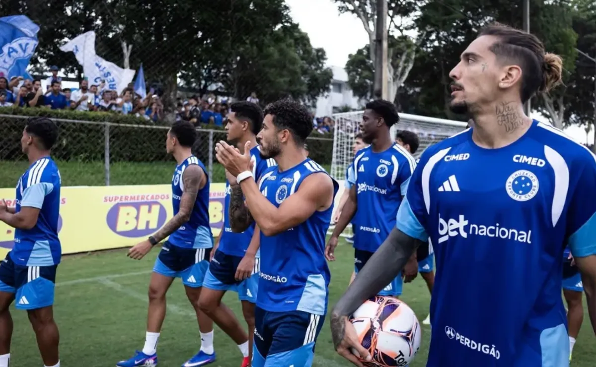 Chico da Costa puxa fila de três saídas no Cruzeiro