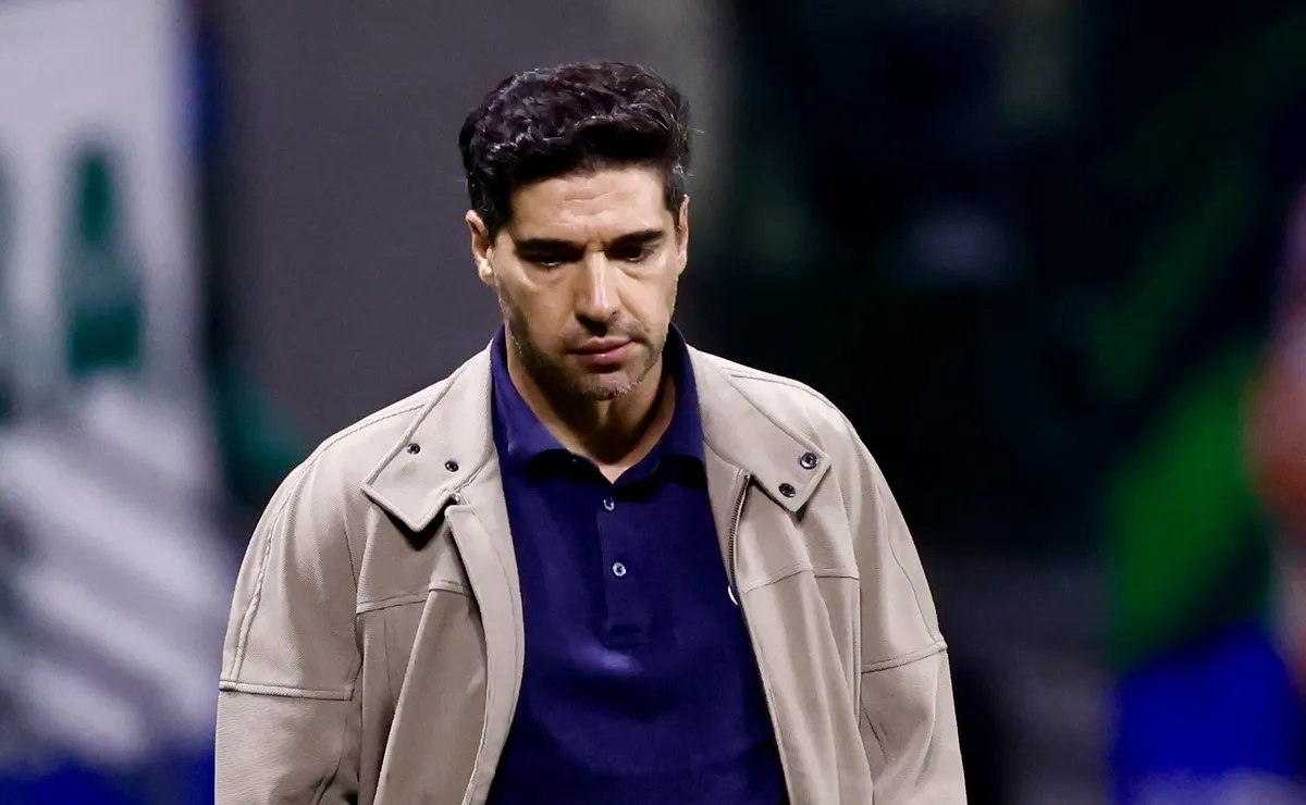 Mancha Alviverde fará protesto contra Abel Ferreira antes do início das partidas do Palmeiras
