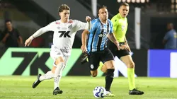 SP - SANTOS - 01/10/2025 - BRASILEIRO A 2025, SANTOS X GREMIO - Benjamin Rollheiser jogador do Santos durante partida contra o Gremio no estadio Vila Belmiro pelo campeonato Brasileiro A 2025. Foto: Mauricio De Souza/AGIF