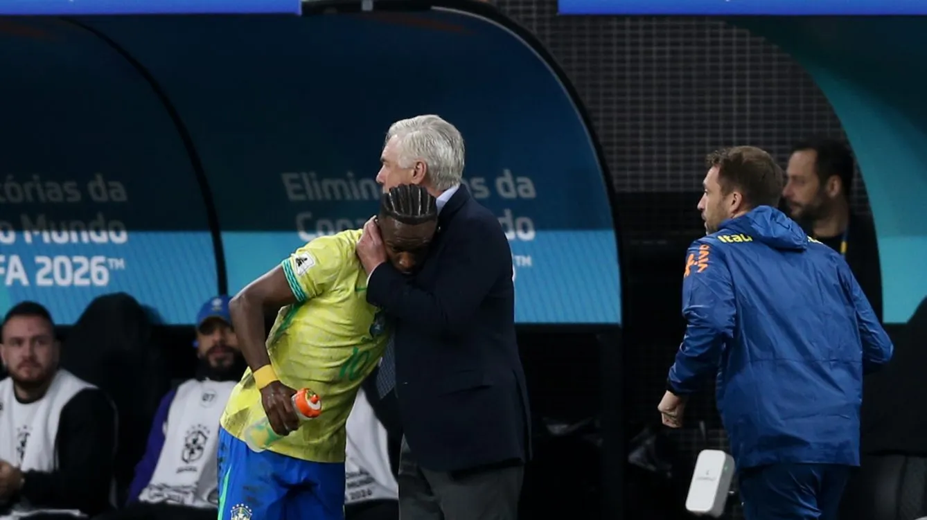 Foto: Marlon Costa/AGIF – Imprensa estrangeira elogia o técnico italiano.