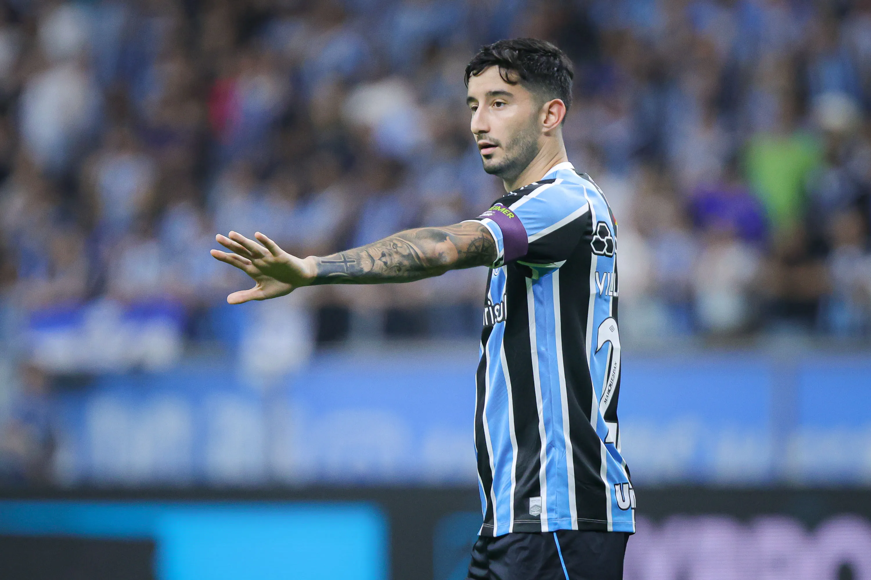 Paraguai acompanha a situação do gremista. Foto: Maxi Franzoi/AGIF