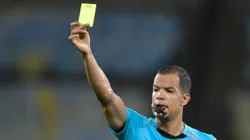 RJ - RIO DE JANEIRO - 15/04/2026 - COPA LIBERTADORES 2026, FLUMINENSE X INDEPENDIENTE RIVADAVIA - O arbitro Jhon Ospina durante partida entre Fluminense e Independiente no estadio Maracana pelo campeonato Copa Libertadores 2026. Foto: Thiago Ribeiro/AGIF