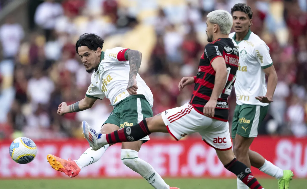 Vidente aponta empate entre Flamengo e Palmeiras em duelo do Brasileirão