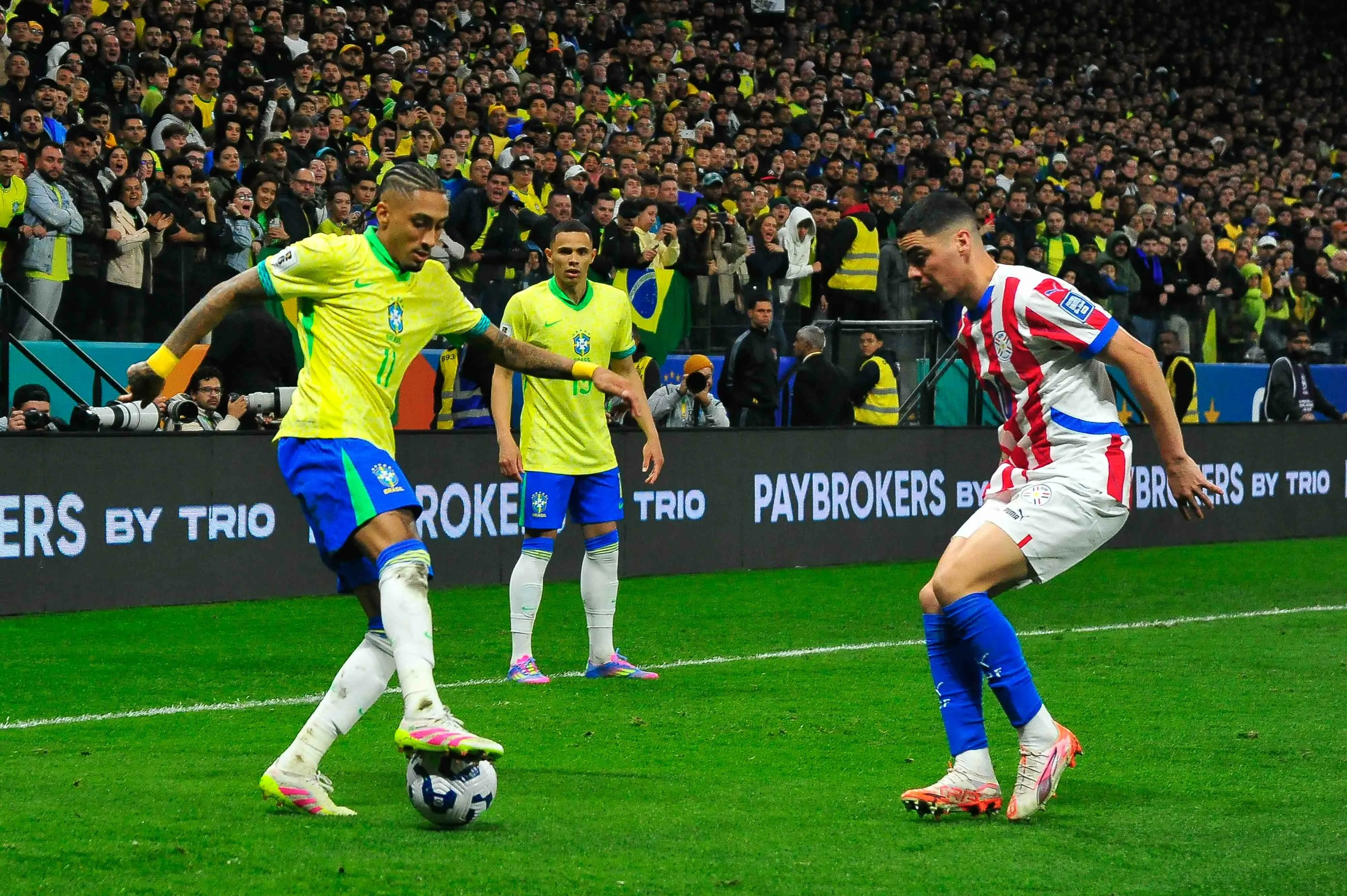 SP – SAO PAULO – 10/06/2025 – ELIMINATORIAS COPA DO MUNDO 2026, SELECAO BRASILEIRA X PARAGUAI – Raphinha jogador do Selecao Brasileira durante partida contra o Paraguai no estadio Arena Corinthians pelo campeonato Eliminatorias Copa Do Mundo 2026. Foto: Jhony Pinho/AGIF