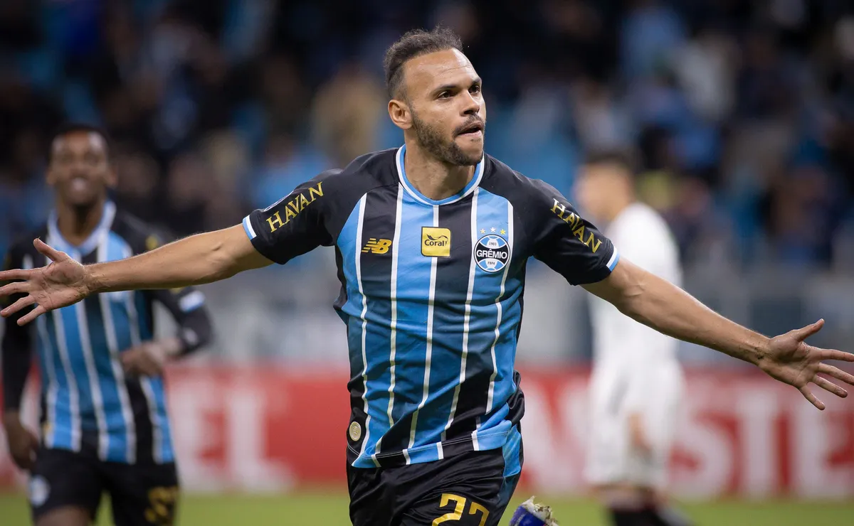 Grêmio tem obrigação de vencer o Santos na Arena para se afastar da crise e ganhar fôlego antes da parada