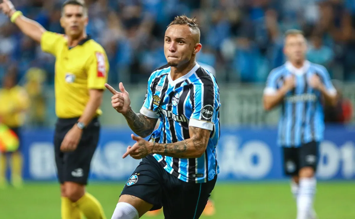 Grêmio e Santos chegam ao 100º duelo em confronto direto contra o rebaixamento na Arena
