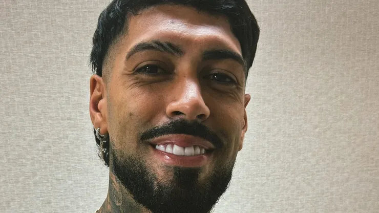 Barboza durante selfie oficial postada elo Palmeiras após anúncio