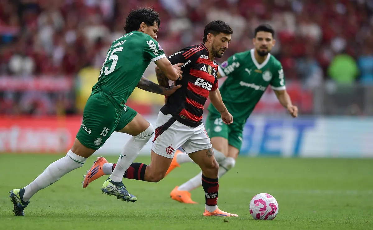 Último Flamengo x Palmeiras no Maracanã teve cinco gols e show de Arrascaeta