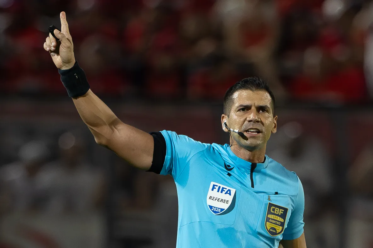 Bruno Arleu é um dos árbitros mais experientes do Brasil – Foto: Joisel Amaral/AGIF