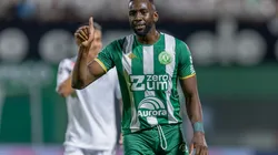 Bolasie é titular da Chape - Foto: Liamara Polli/AGIF