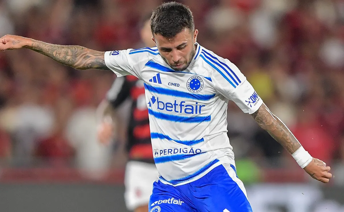 Matheus Henrique se recupera de lesão pulmonar e reforça o Cruzeiro antes da parada do Mundial