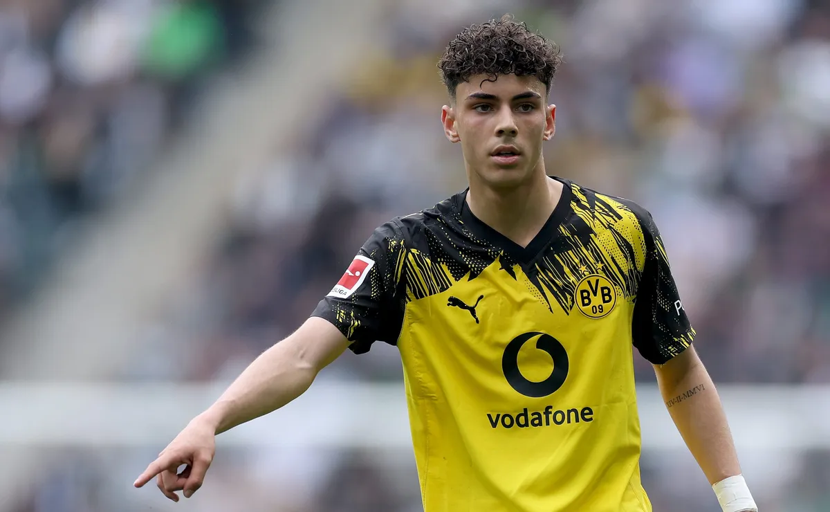 Promessa do Borussia Dortmund, Samuele Inácio prefere defender a Itália de acordo com o pai