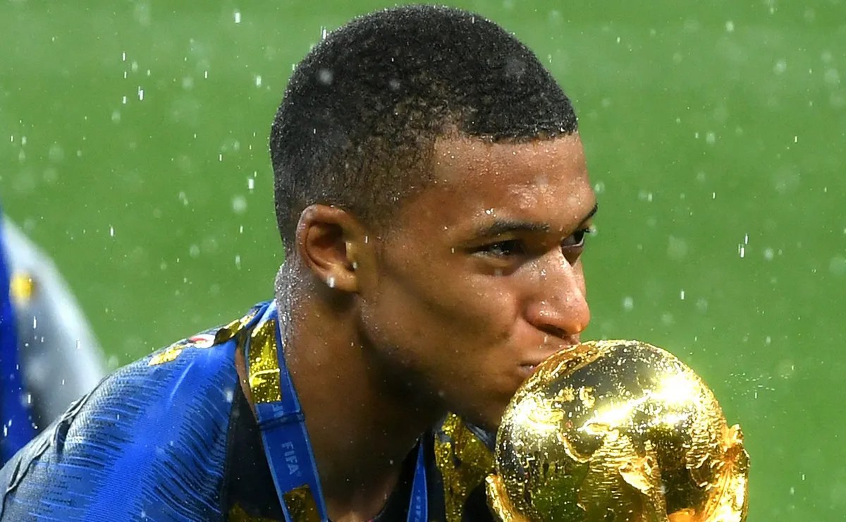 Kylian Mbappé brilhou em duas finais pela França e virou símbolo moderno das Copas do Mundo