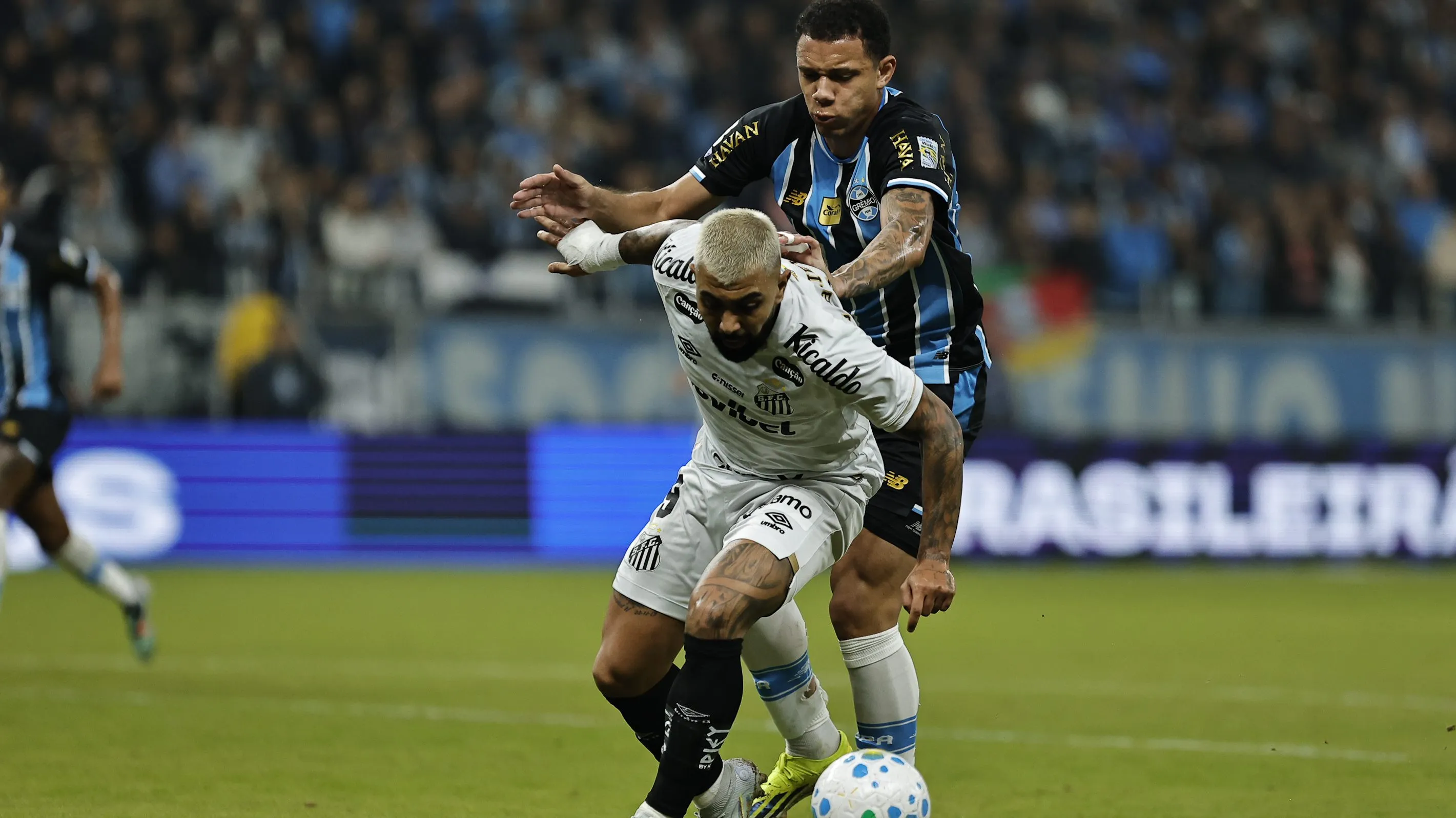 Gabriel Barbosa jogador do Santos durante partida contra o Grêmio. Foto: Roberto Vinicius/AGIF