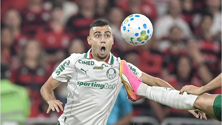 Andreas Pereira, meio-campista do Palmeiras - Foto: Thiago Ribeiro/AGIF