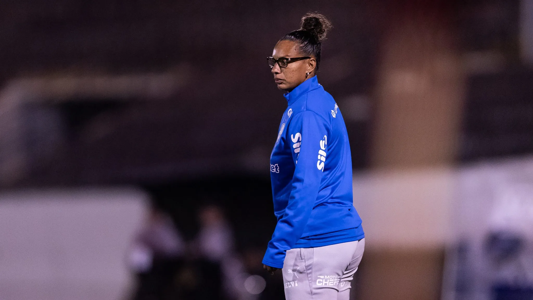 Treinadora Rosana Augusto do Palmeiras em campo