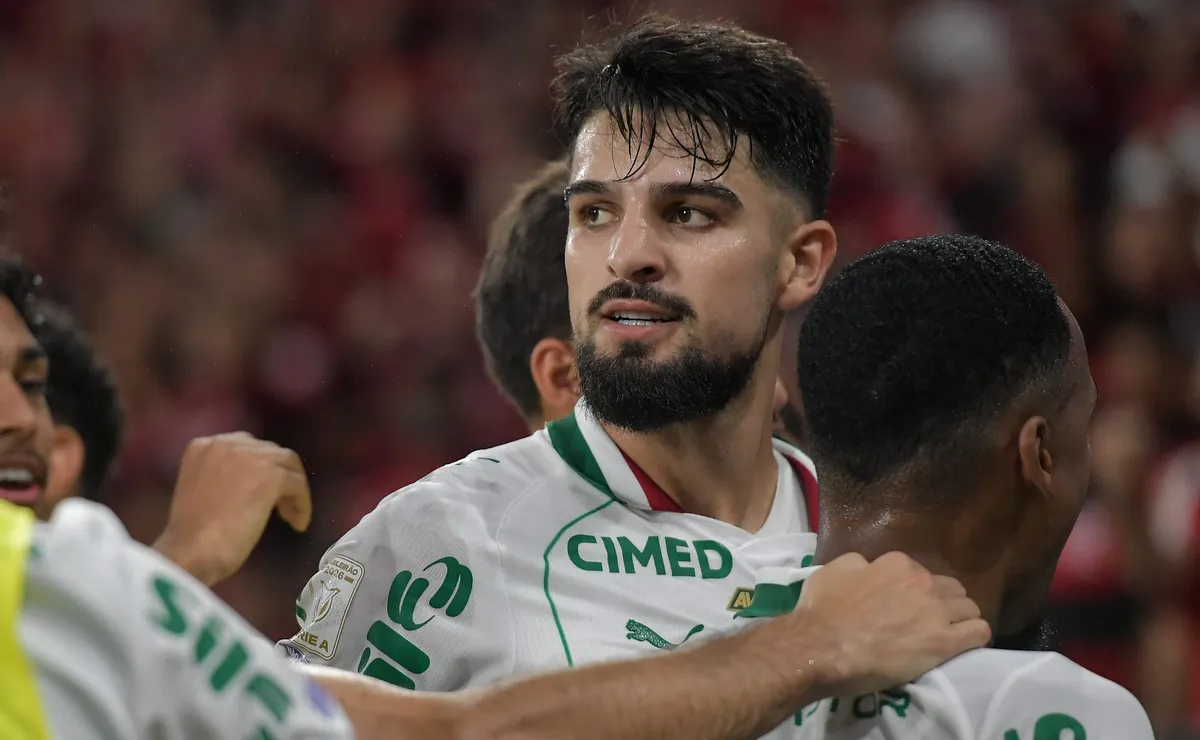 Flaco López vira assunto nas redes sociais após punição em comemoração diante do Flamengo