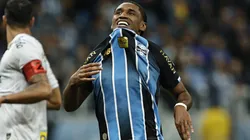 Tetê brilhou ao marcar o gol da vitória do Grêmio diante do Santos