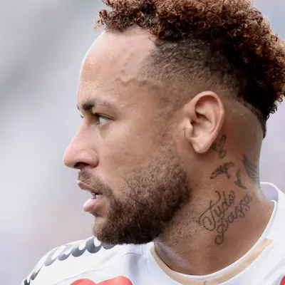 Neymar vai se aposentar após a Copa, opina jornalista