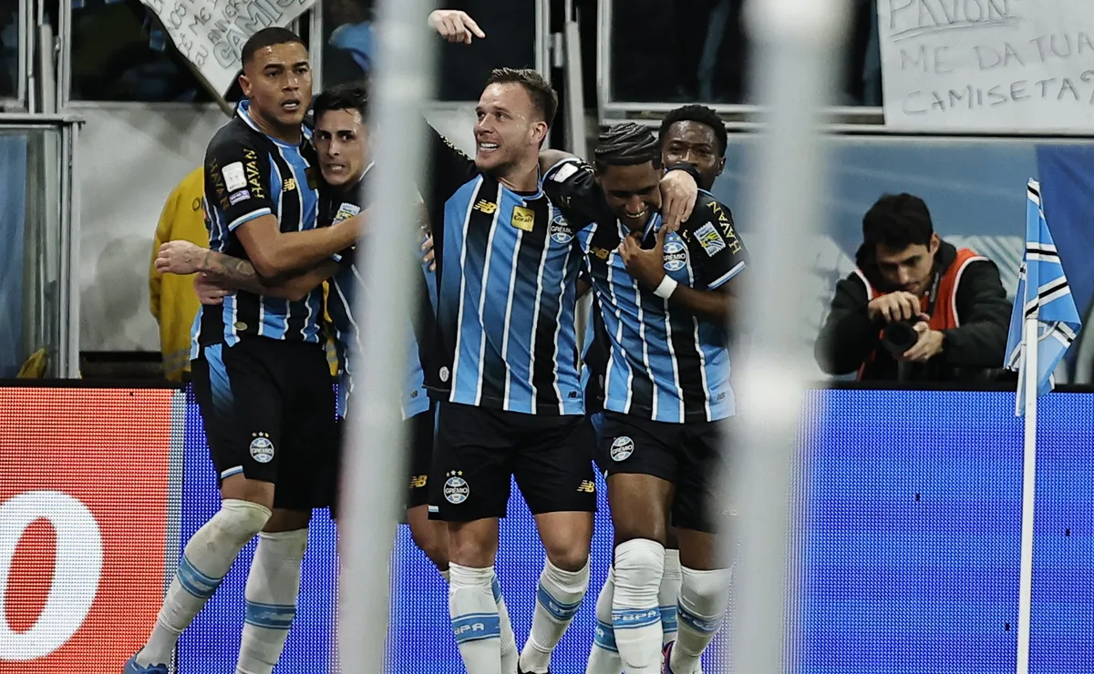 Grêmio reage, vira sobre o Santos na Arena e recupera alma competitiva diante da torcida
